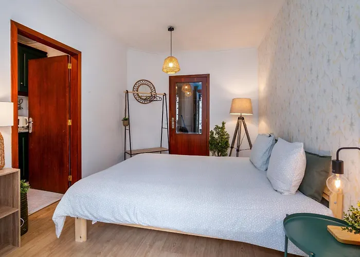 Renovated Feb25 Clerigos Cozy Balcony With Self Check In