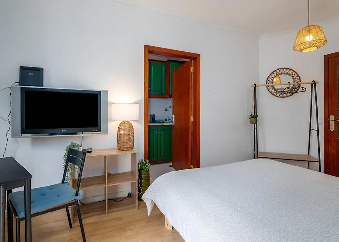 Renovated Feb25 Clerigos Cozy Balcony With Self Check In 公寓