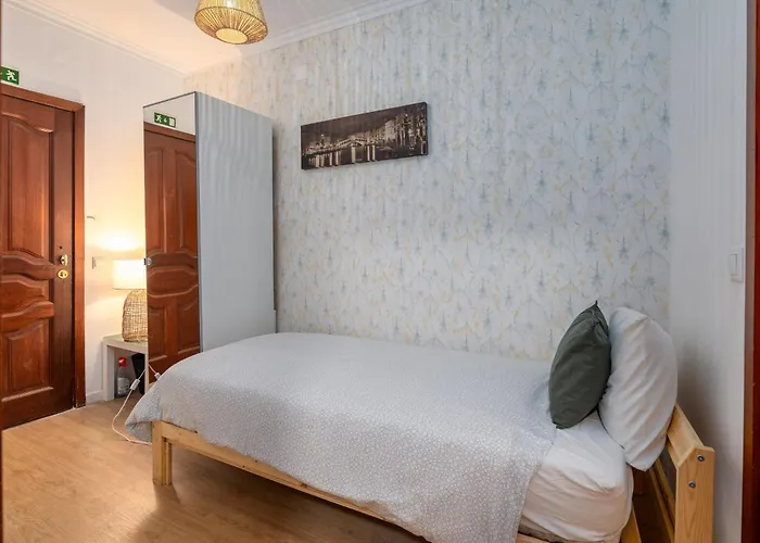 Renovated Feb25 Clerigos Cozy Balcony With Self Check In Apartment