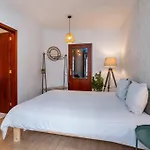 Renovated Feb25 Clerigos Cozy Balcony With Self Check In