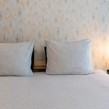 Апартаменты Renovated Feb25 Clerigos Cozy Balcony With Self Check In Порту